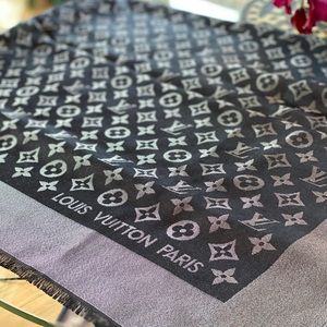 Louis Vuitton Monogram Shine Shawl